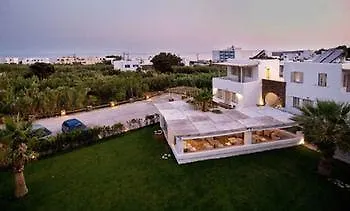 Ninemia Aparthotel 3*